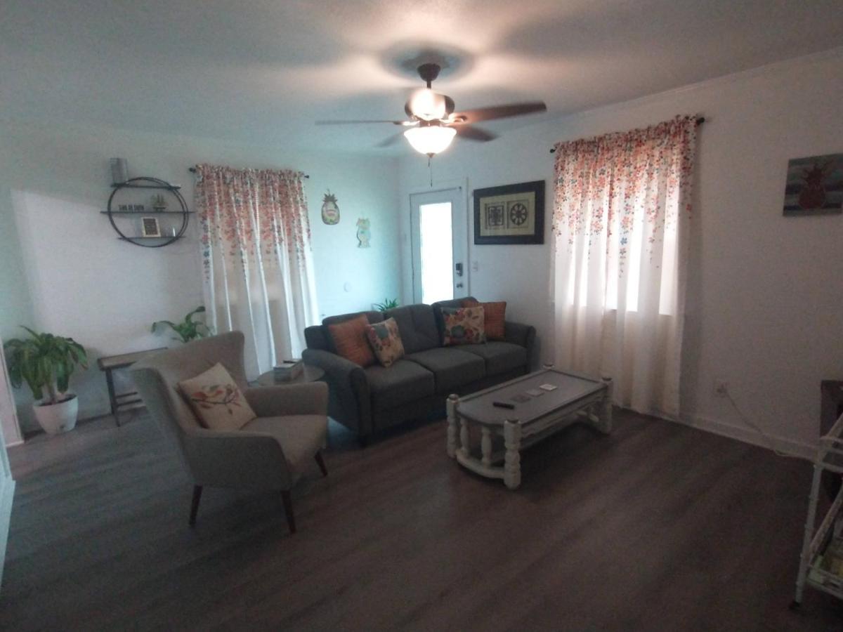 Welcome To Pineapple House! Pensacola Luaran gambar